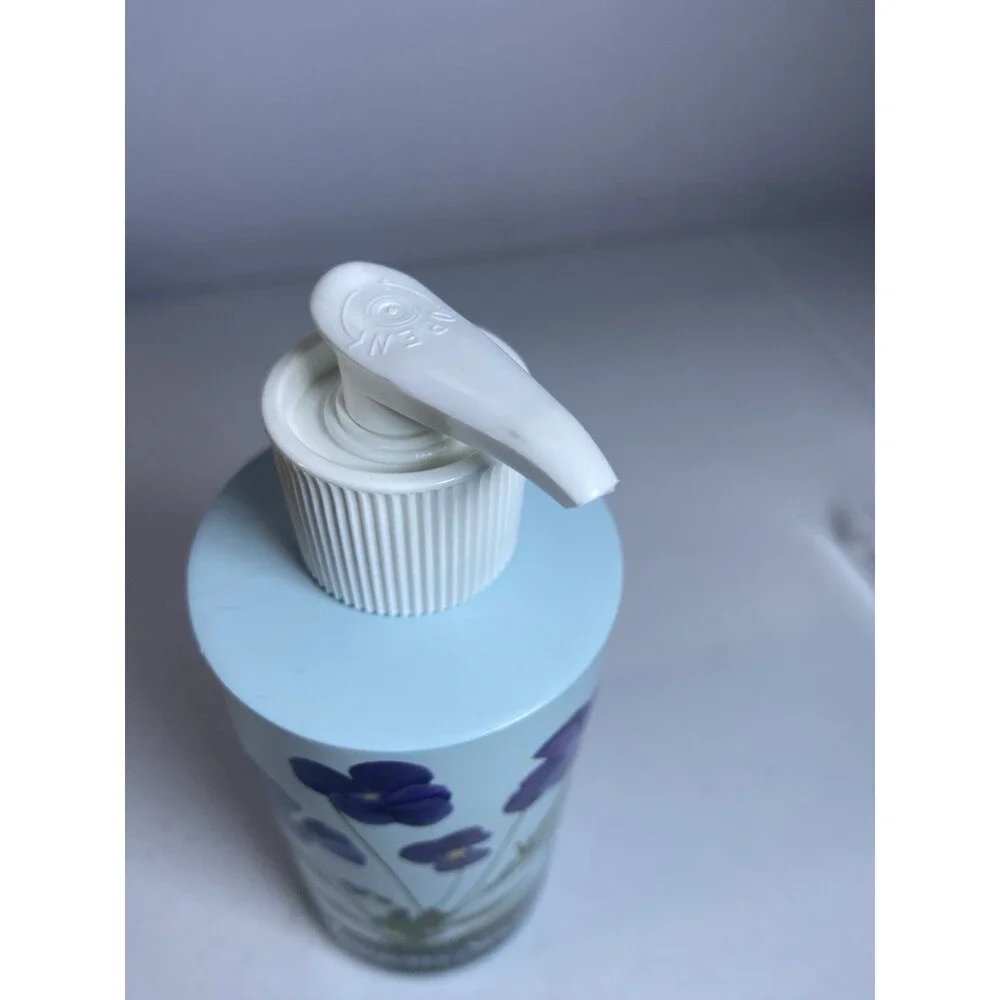 Vintage Liquid Jergens Lotion Hand Soap Blue Violas 10.5 Oz Made In USA 80-90’s